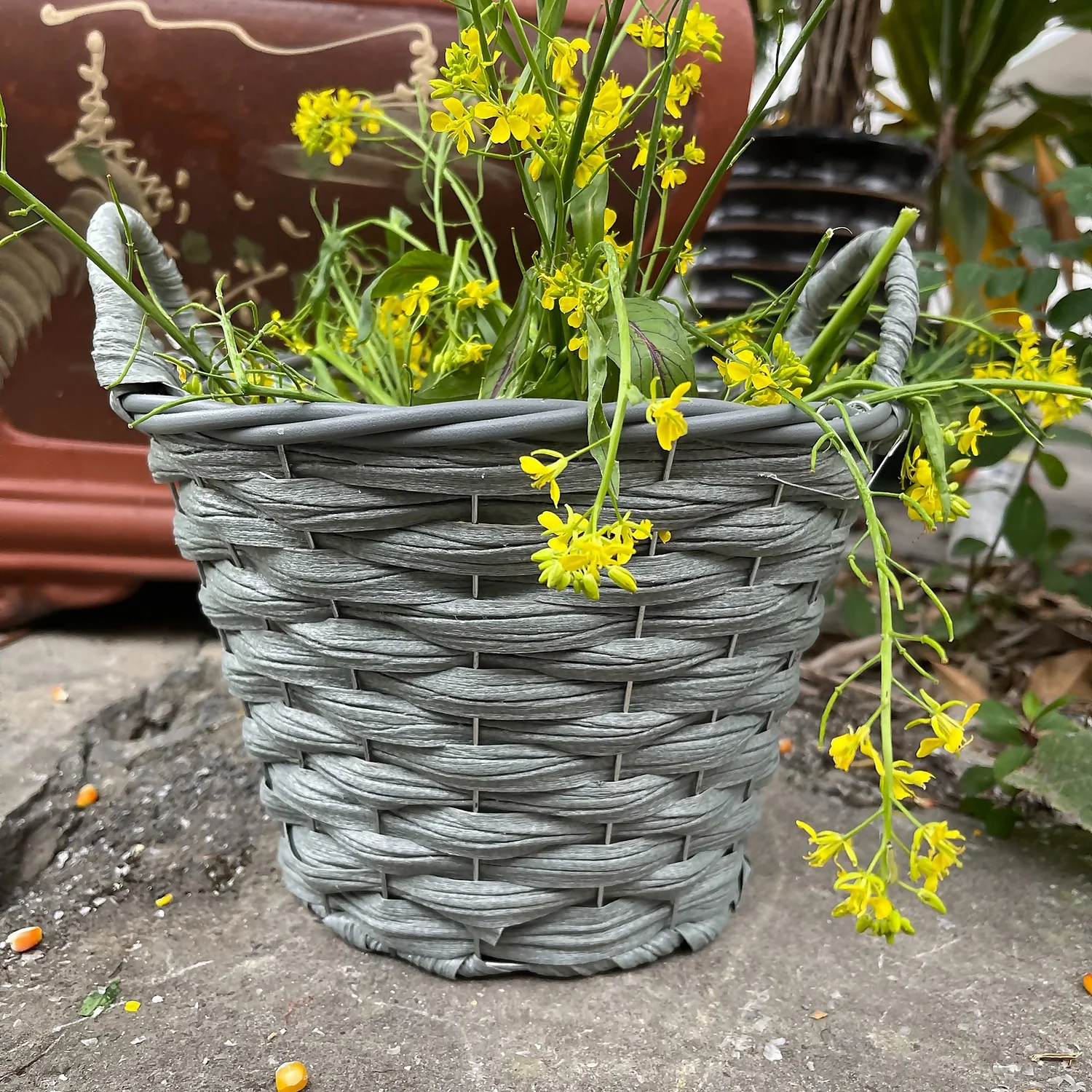 Faux Rattan Round Garden Planter 25cm - Image 2