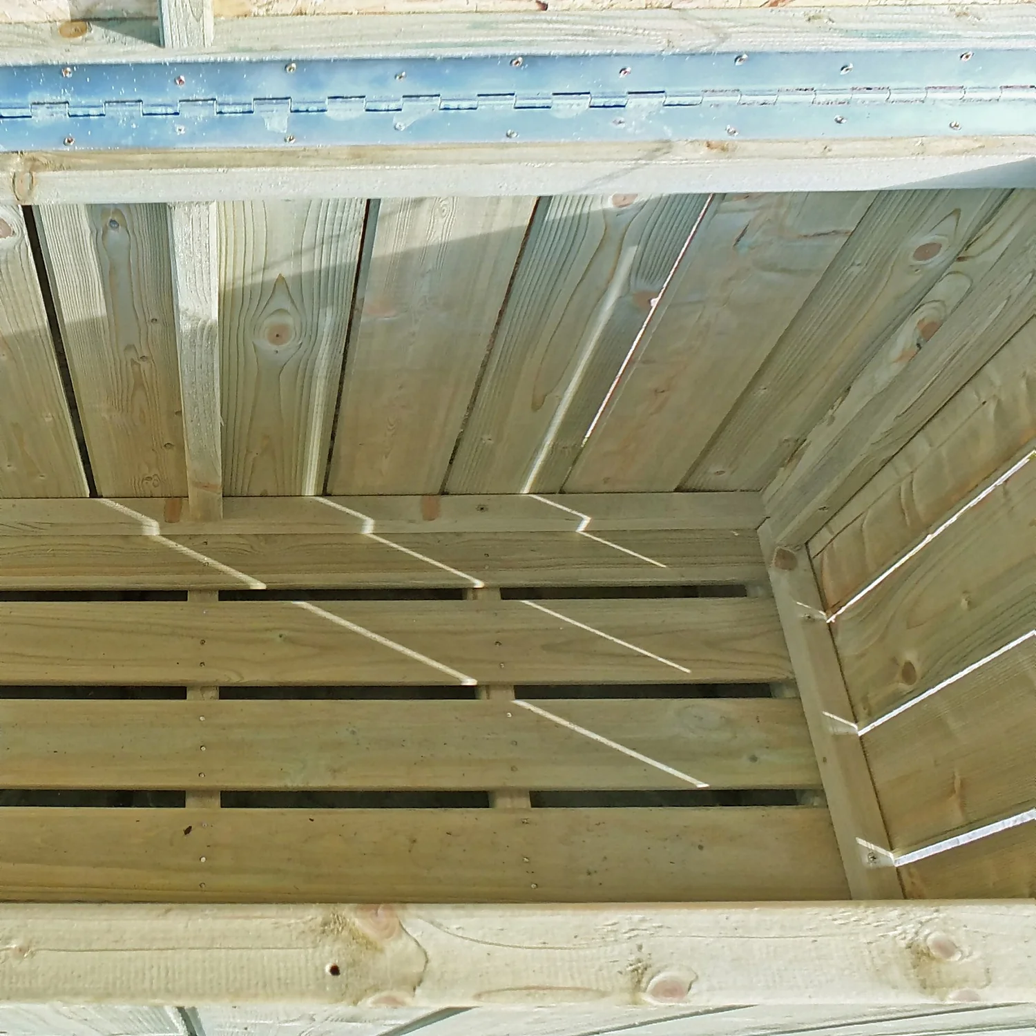 Shire Planed Timber Garden Storage Box 4x2 - Image 5