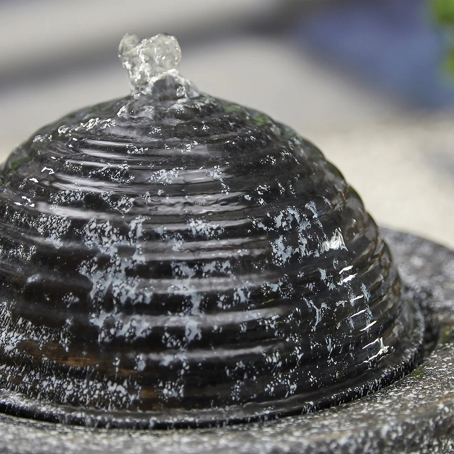 Stylish Fountain Dappled Column Water Feature - Image 3